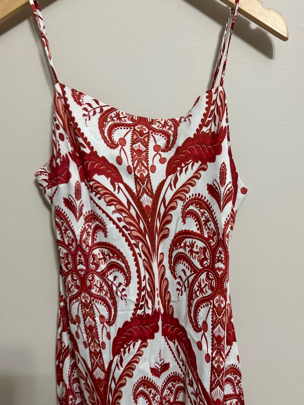 ⭐️FARM RIO Cameo Red & White Tropical Slip Dress Spaghetti Strap⭐️ as is - Picture 9 of 10